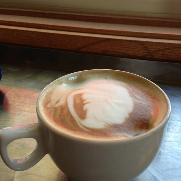 Foto tirada no(a) Elevation Coffee por Joey B. em 6/18/2013