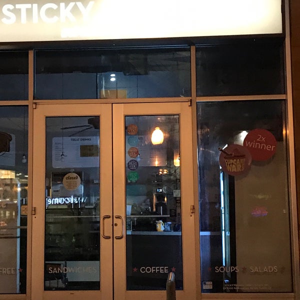 รูปภาพถ่ายที่ Sticky Fingers Bakery โดย Dante เมื่อ 2/7/2018