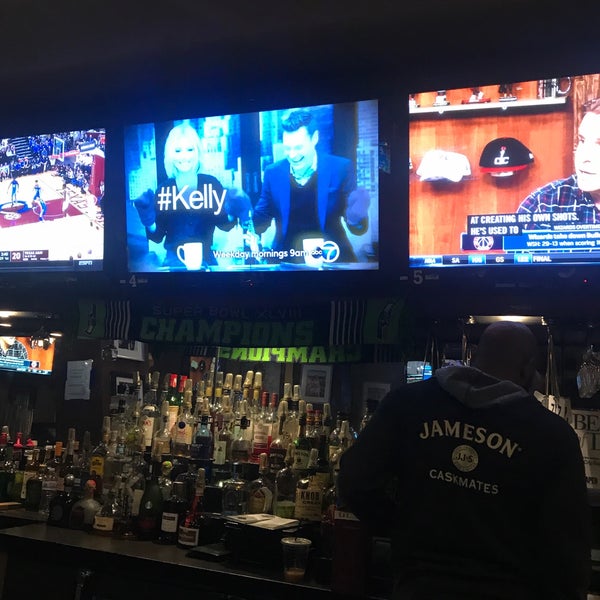Foto tirada no(a) Lou&#39;s City Bar por Dante em 2/11/2018