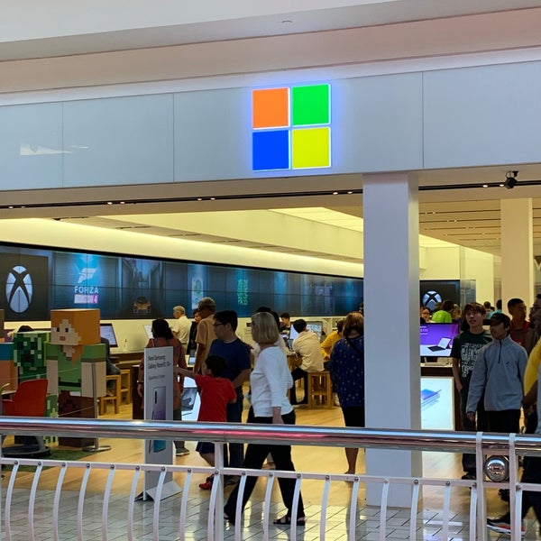 Microsoft stores in Tysons, Pentagon City and Bethesda close permanently -  Washington Business Journal