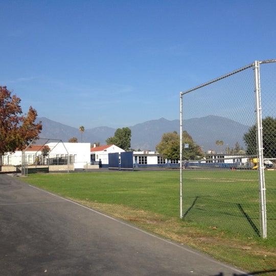 Holly Avenue Elementary Elementary School