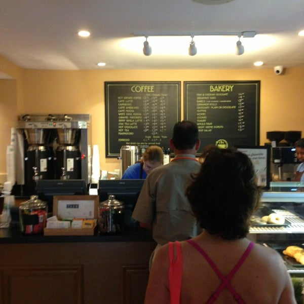 รูปภาพถ่ายที่ The Coffee Shop at The Hilton Sandestin โดย Austin F. เมื่อ 7/19/2013