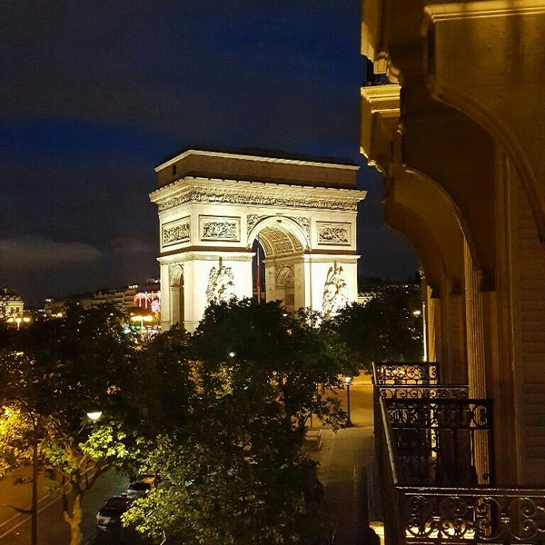 6/17/2016 tarihinde Chrisziyaretçi tarafından Hôtel Splendid Étoile'de çekilen fotoğraf