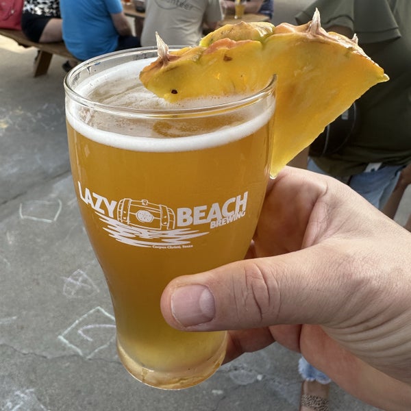 2/26/2023에 Chris V.님이 Lazy Beach Brewery에서 찍은 사진