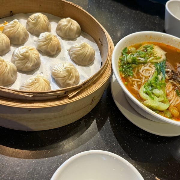 Photo taken at Din Tai Fung by Kenneth on 11/18/2023