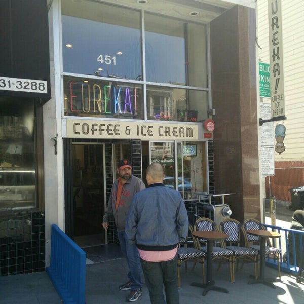 Foto tomada en Eureka! Cafe at 451 Castro Street  por Spencer Benjamin W. el 6/24/2015