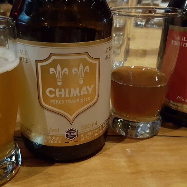 Photo taken at Central City Brew Pub by 제미 J. on 1/12/2018