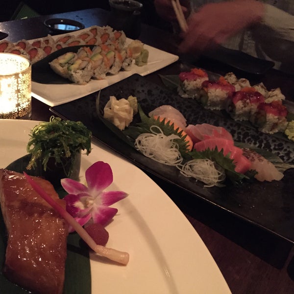 รูปภาพถ่ายที่ Ki Sushi โดย Diana เมื่อ 4/20/2015