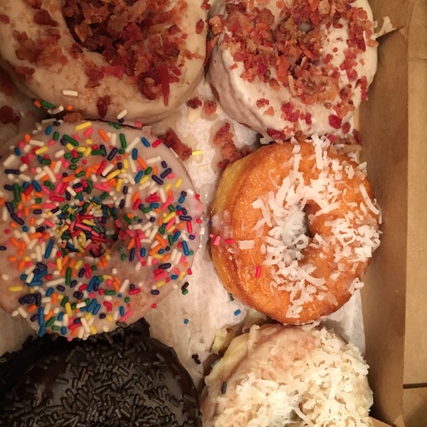 Foto diambil di Duck Donuts oleh Michael G. pada 10/2/2015