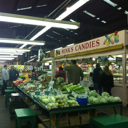12/8/2012 tarihinde Christine H.ziyaretçi tarafından Allentown Farmers Market'de çekilen fotoğraf