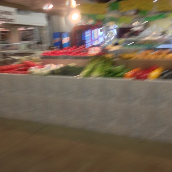 5/9/2013にChristine H.がAllentown Farmers Marketで撮った写真