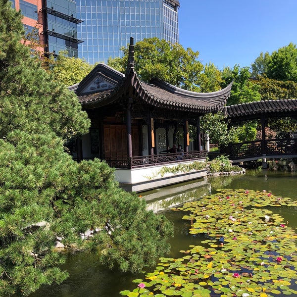 Photo taken at Lan Su Chinese Garden by Mike S. on 7/10/2021