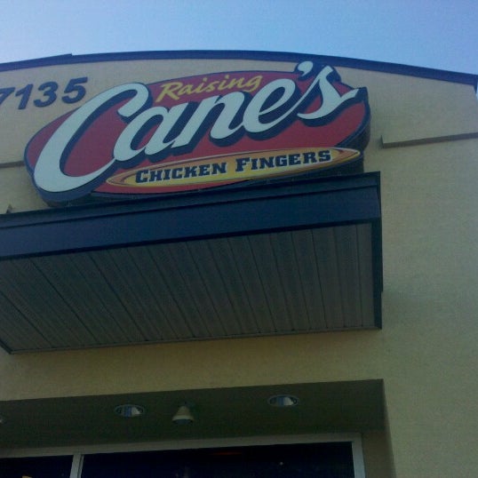 Photo prise au Raising Cane&#39;s Chicken Fingers par Mike S. le11/16/2012
