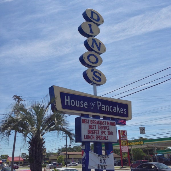 Foto diambil di Dino&#39;s House of Pancakes oleh Scott M. pada 5/25/2013