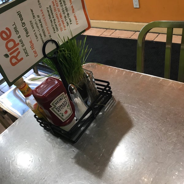 Photo taken at Ripe Juice Bar &amp; Grill by NYC H. on 2/19/2018