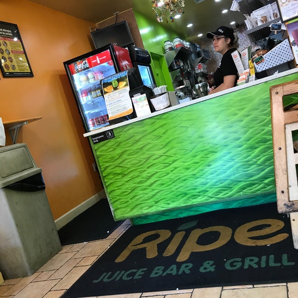 Photo taken at Ripe Juice Bar &amp; Grill by NYC H. on 9/15/2017