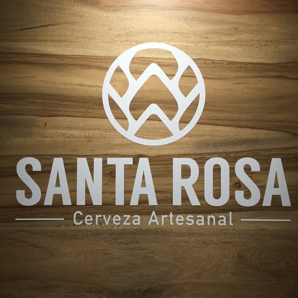 Photo prise au Santa Rosa Cerveza Artesanal par Carlos P. le4/19/2016
