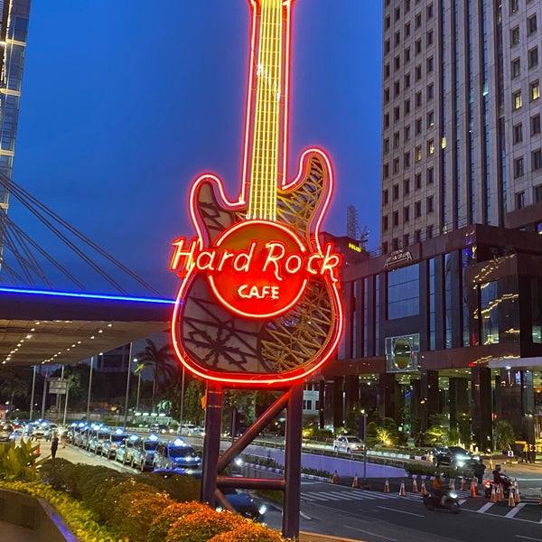1/22/2022 tarihinde Pitra Dwi Y.ziyaretçi tarafından Hard Rock Cafe Jakarta'de çekilen fotoğraf