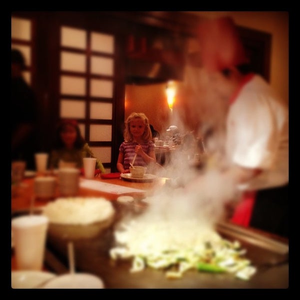 4/22/2012 tarihinde Russ J.ziyaretçi tarafından Kanki Japanese House of Steaks &amp; Sushi'de çekilen fotoğraf