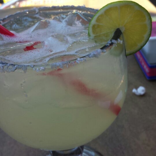 Das Foto wurde bei La Parrilla Mexican Restaurant von Mollie B. am 5/4/2014 aufgenommen