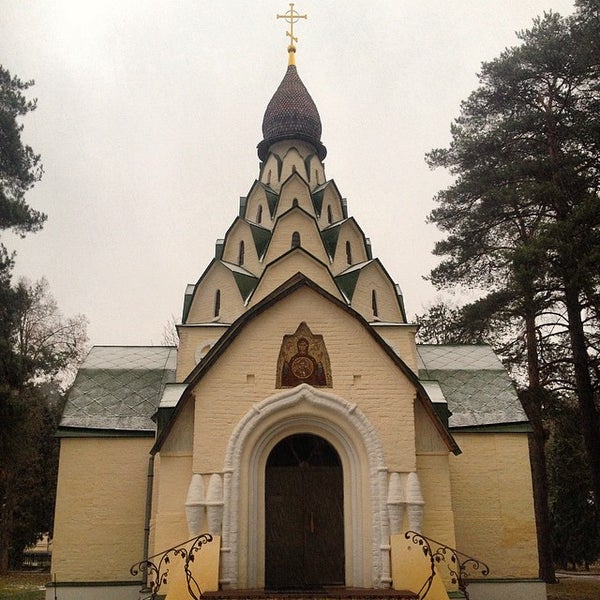 Серафимо Знаменский скит ночью