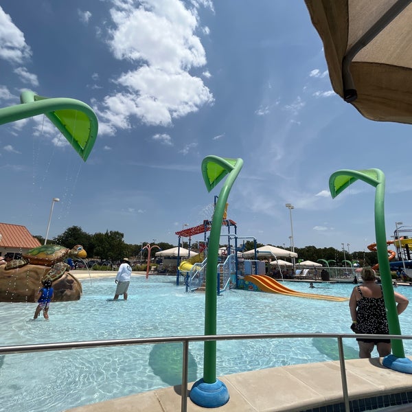 Chisholm Park Aquatic Center Swimming Pool in Hurst