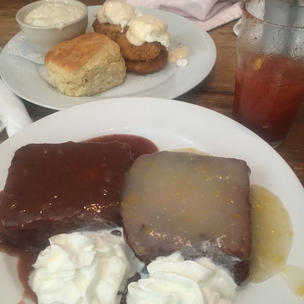 We had the Eggs Market St, and Stuffed French Toast... Wow both were amazing thn finished it off with a bacon Bloody Mary.