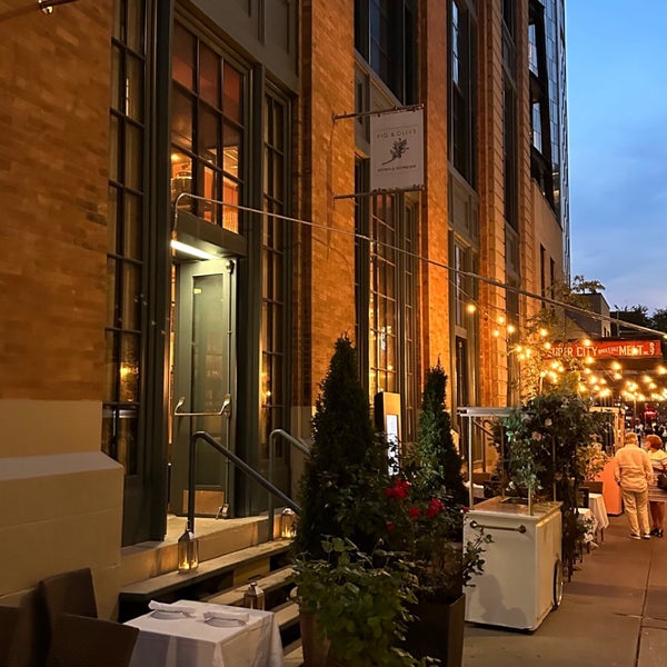 Fig & Olive Meatpacking District 228 tips from 12692 visitors