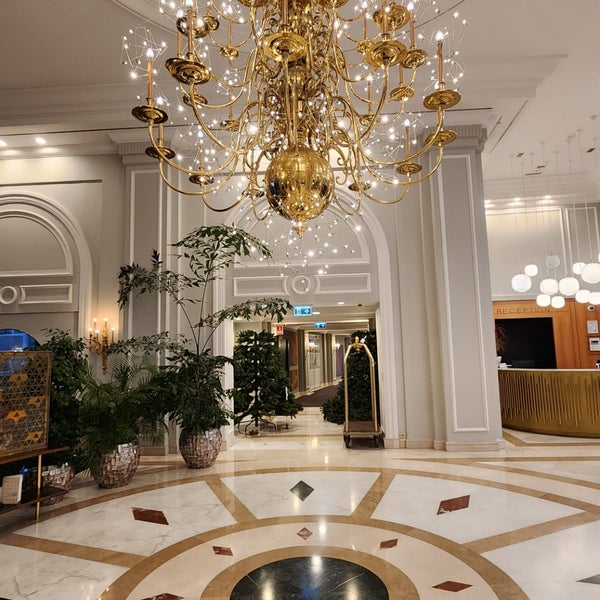 Foto diambil di Hilton Brussels Grand Place oleh Ali M. pada 11/15/2023