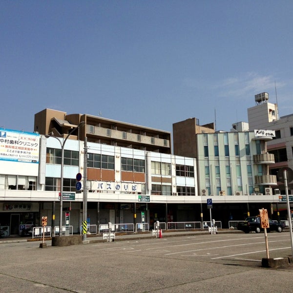 津新町駅 (TsuShimmachi Sta.)(E40) 津市の鉄道駅 津新町駅 (TsuShimmachi Sta.)(E40) 津市の鉄道駅
