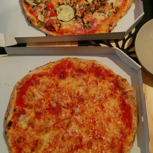 Diavola &veggie pizza are awesome! <3 fast delivery!