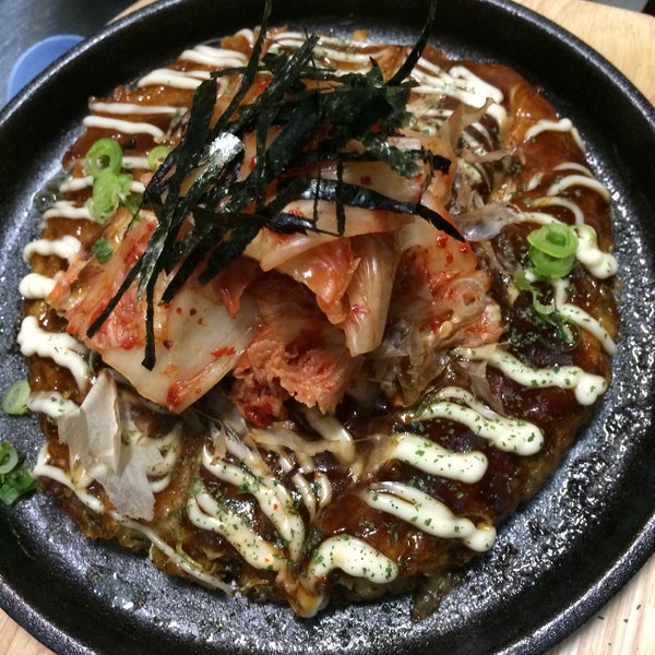 Sus okonomiyakis, katsu curry y shabu shabu son deliciosos. Una izakaya autentica de verdad!