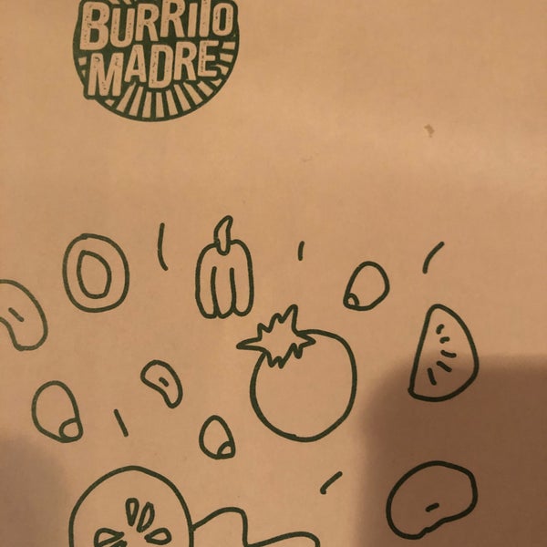 Foto tirada no(a) Burrito Madre por Bee V. em 2/4/2022