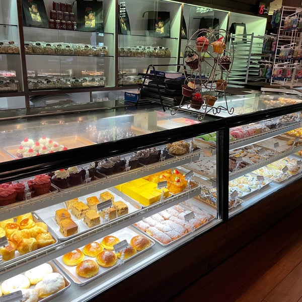 Liliha Bakery Kalihi Palama 580 N Nimitz Hwy