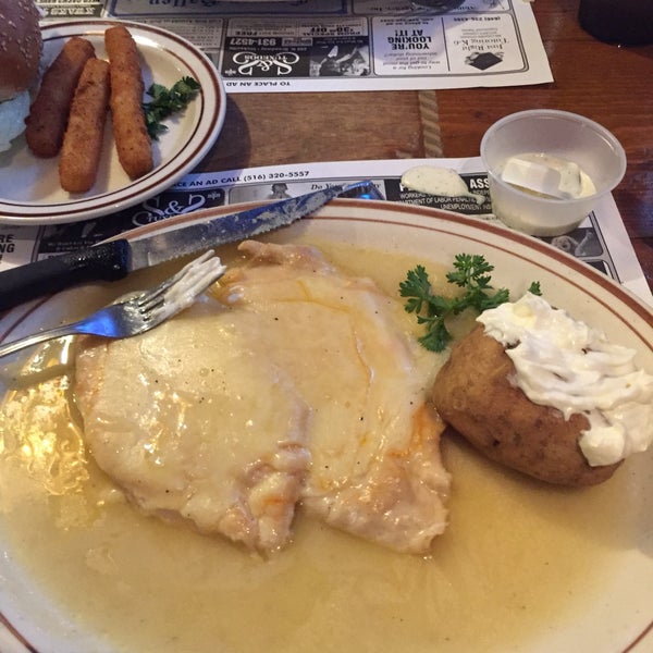 Corner Galley American Restaurant in Massapequa