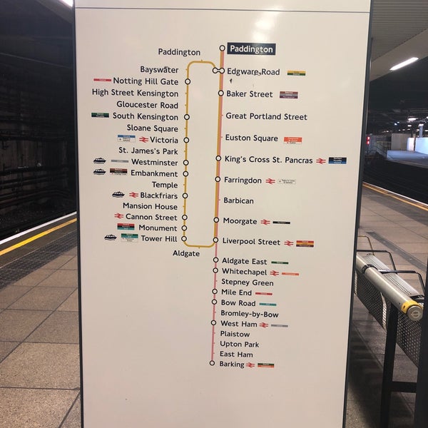 1/24/2019にDarrenがPaddington London Underground Station (Hammersmith &amp; City and Circle lines)で撮った写真