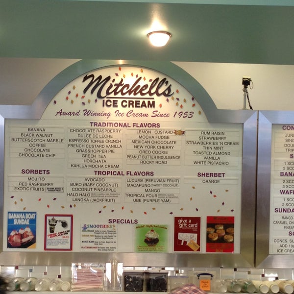 รูปภาพถ่ายที่ Mitchell&#39;s Ice Cream โดย Carter D. เมื่อ 4/29/2013