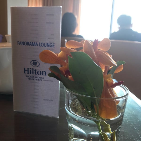 8/28/2018 tarihinde Владимир М.ziyaretçi tarafından Panorama Lounge @ Hilton Phuket'de çekilen fotoğraf