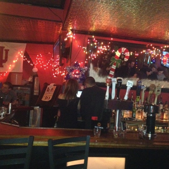 12/1/2012 tarihinde Russell B.ziyaretçi tarafından Company Bar &amp; Grill'de çekilen fotoğraf
