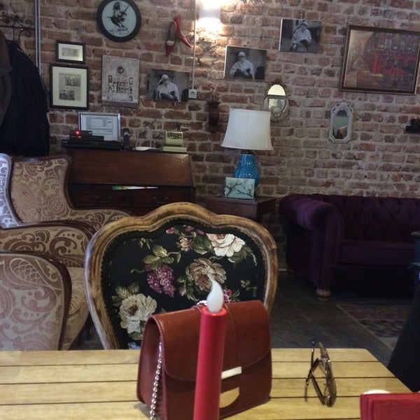 12/19/2015 tarihinde Yudum K.ziyaretçi tarafından Keçi Cafe'de çekilen fotoğraf