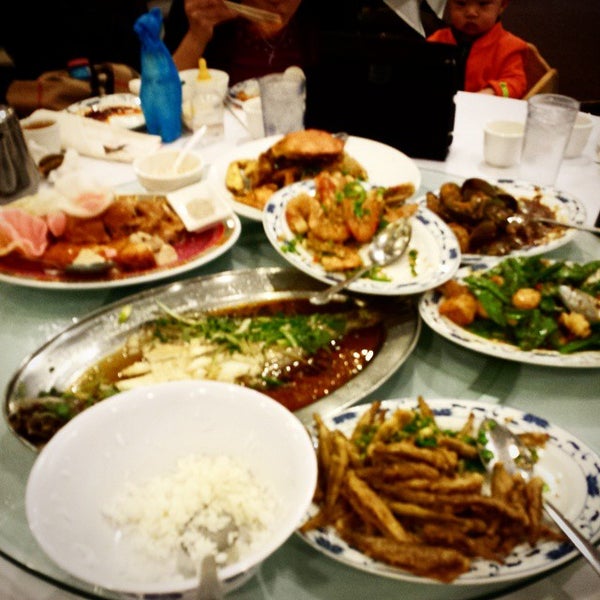 Photo taken at Silver Seafood by An P. on 1/26/2015