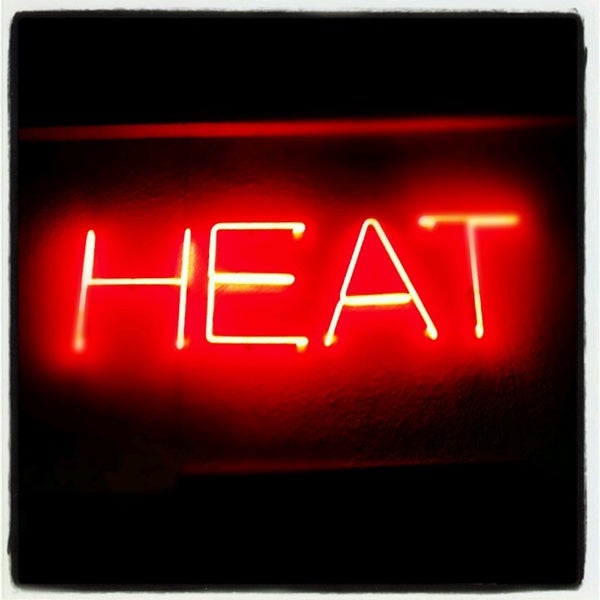Снимок сделан в Heat Nightclub пользователем Dolce P. 10/13/2012