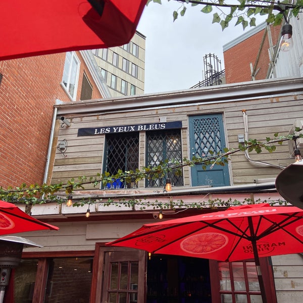 Bar Les Yeux Bleus VieuxQuébec 4 tips