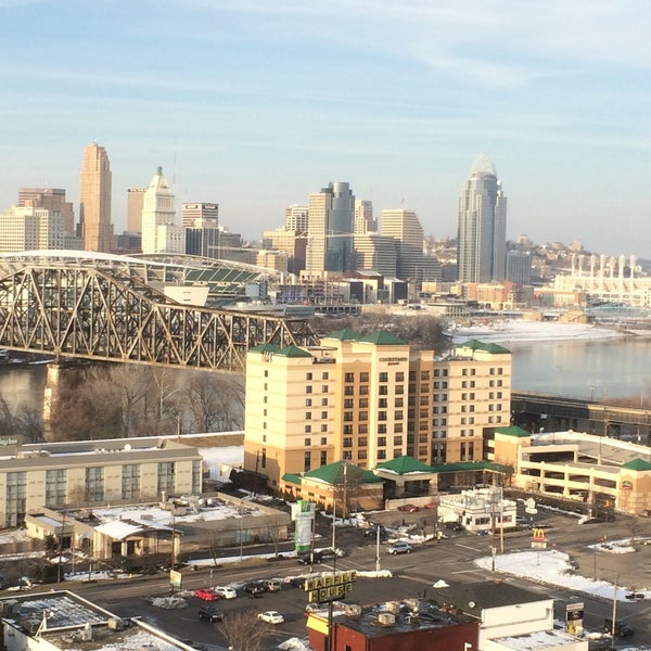 Foto scattata a Radisson Hotel Cincinnati Riverfront da Sinclair il 3/3/2015