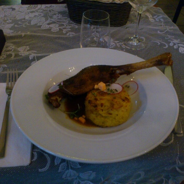 Goose confit was excellent, location really cozy & waiter really kind, don't forget to try Kosér Palinka ;)