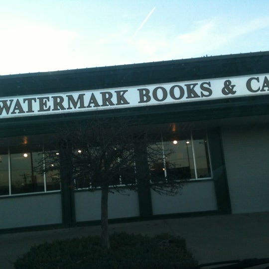 11/24/2012에 Harriet Alison N.님이 Watermark Books &amp; Cafe에서 찍은 사진