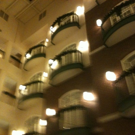 Foto diambil di Hotel at Old Town oleh Harriet Alison N. pada 12/6/2012