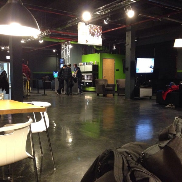 รูปภาพถ่ายที่ Ignite Gaming Lounge โดย Andrea O. เมื่อ 1/22/2014