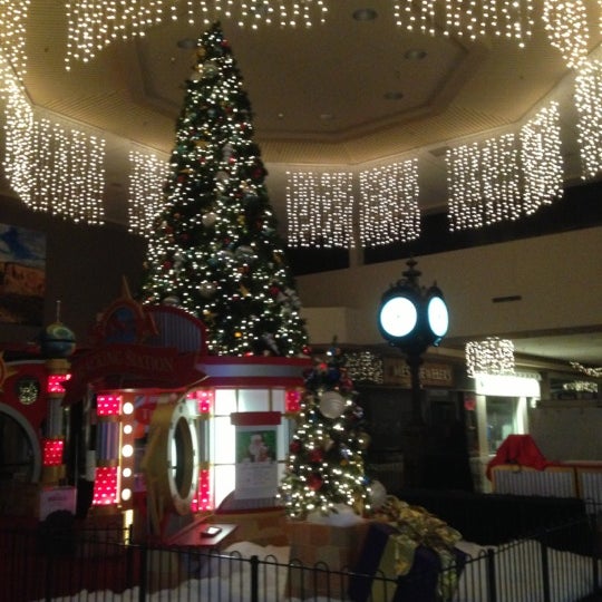 11/15/2012 tarihinde Joshua S.ziyaretçi tarafından Mesa Mall'de çekilen fotoğraf
