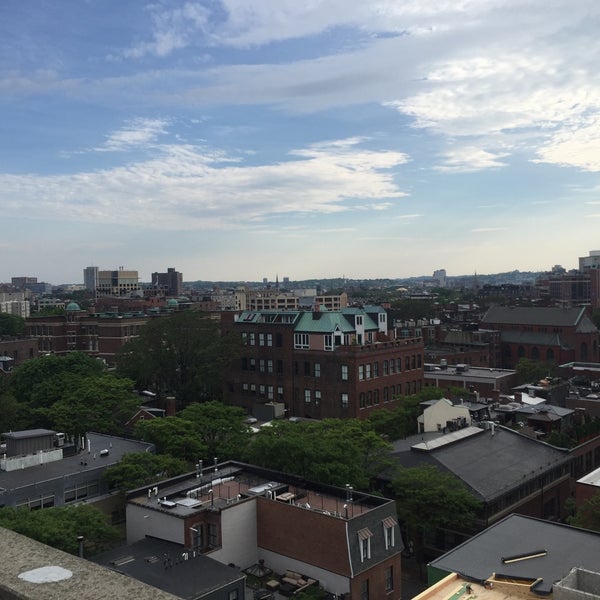 Foto tirada no(a) Rooftop Lounge por Megan B. em 5/25/2015
